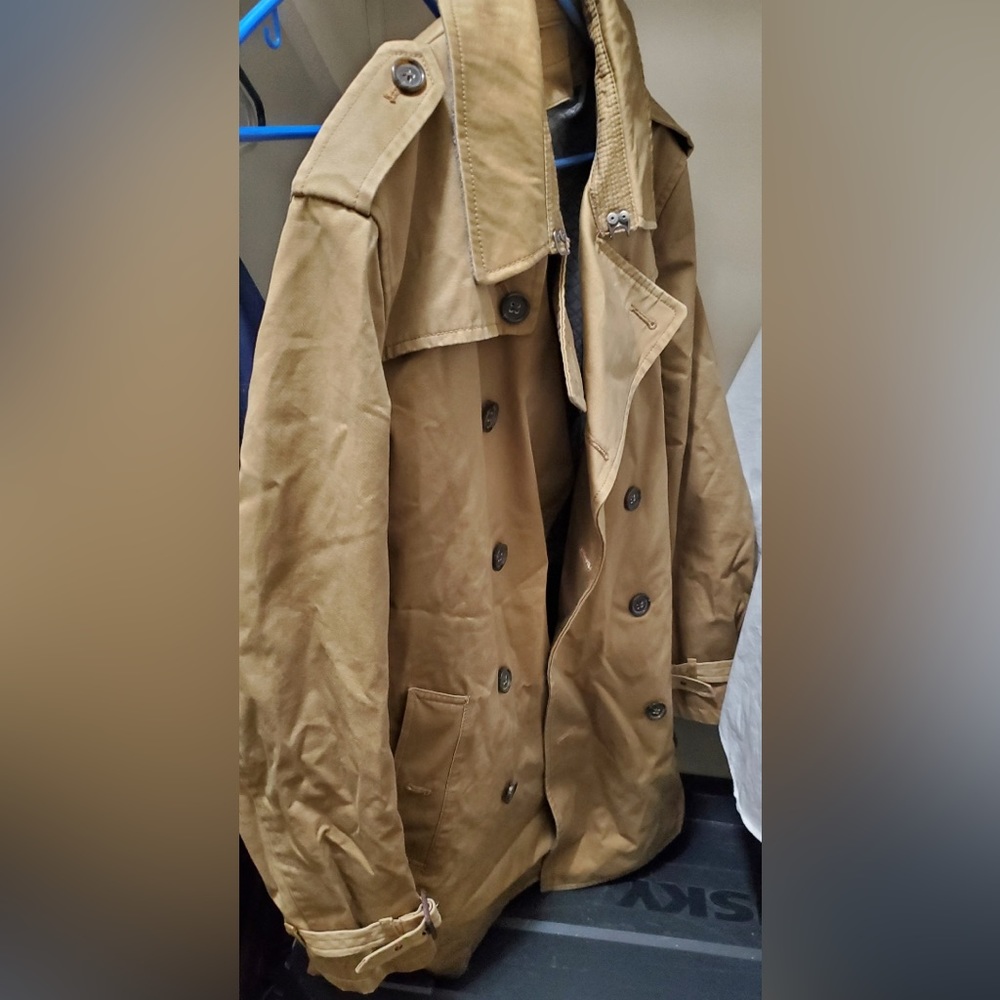 Banana Republic Trench Coat - Picture 4 of 4